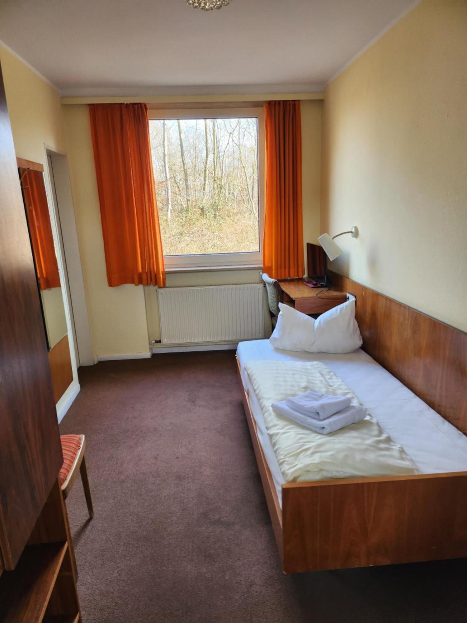 Autobahn Hotel Pfungstadt Ost ภายนอก รูปภาพ